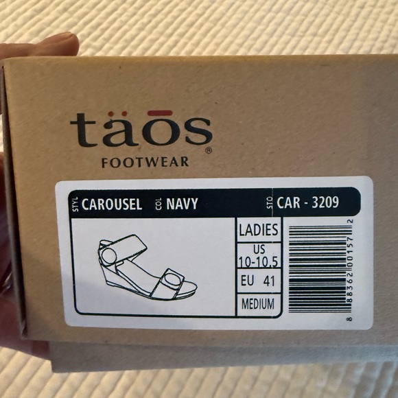 Size 10 Taos wedge heel sandals in Navy. The style is called Carousel . - Picture 5 of 5